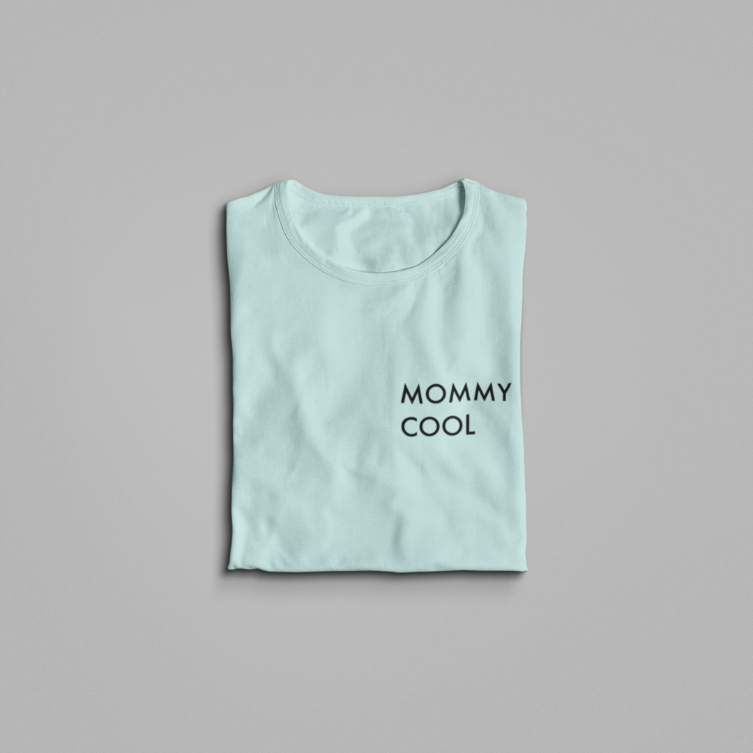 Personalisiertes minimalistisches Mama T-Shirt - Einzigartiges Geschenk für moderne Mütter