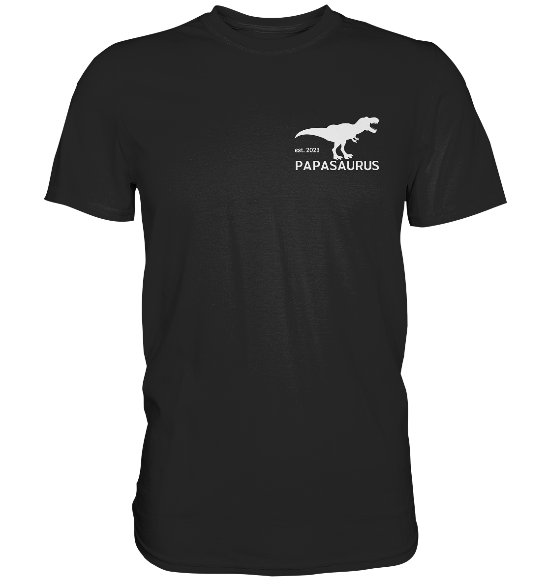 Ein Papa T-Shirt mit minimalistischem Design von ShirtDesire. Personalisierter Druck, hochwertige Materialien. Perfekt für stolze Väter, die ihren eigenen Stil ausdrücken möchten.